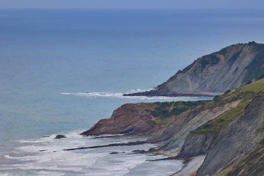 Flysch Begiratokia Bask sahilinin bir parçasıdır. Deba, Gipuzkoa, İspanya.