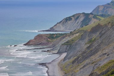Flysch Begiratokia Bask sahilinin bir parçasıdır. Deba, Gipuzkoa, İspanya.