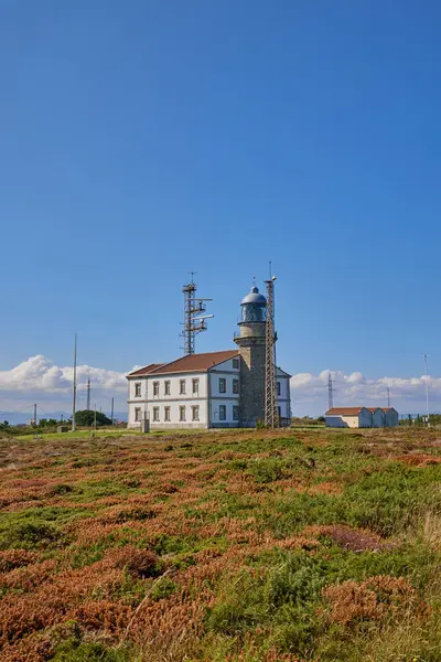 Asturias 'taki Cape Penas Deniz Feneri.