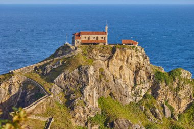 İspanya 'nın Bask ülkesinde Gaztelugatxe' li Aziz John 'un manzarası.