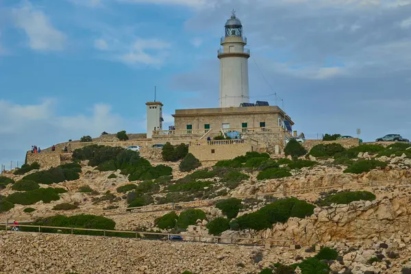 Mallorca 'nın güneyindeki Kaptan Formentor deniz fenerinde. Mallorca, İspanya - 9 Ekim 2024.