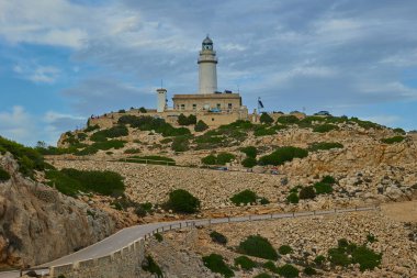 Mallorca 'nın güneyindeki Kaptan Formentor deniz fenerinde. Mallorca, İspanya - 9 Ekim 2024.