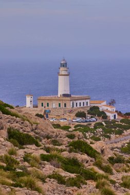 Mallorca 'nın güneyindeki Kaptan Formentor deniz fenerinde. Mallorca, İspanya - 9 Ekim 2024.