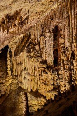 Mayorka Adası, İspanya 'daki ejderha mağaraları veya Cuevas del Drach.