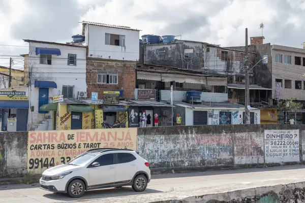 Recife, Pernambuco, Brezilya. - 02.09.2024. Brezilya 'nın Recife şehrinde sorunlu ve fakir bir banliyö bölgesi