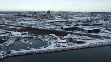 Danimarka 'daki Aarhus Körfezi üzerinde uçuş