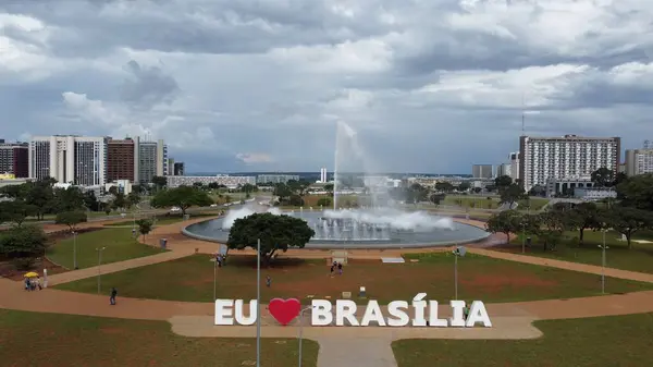 Brasilia, Brezilya - 10 Mart 2023: Eixo Monumental 'in Hava Görüşü - Brasilia, Distrito Federal, Brezilya