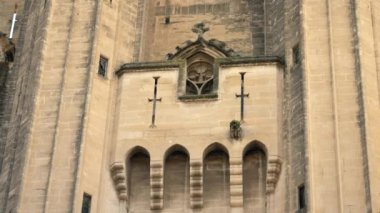 Avignon, Fransa 'daki Palais des Papes' in detaylarına yakından bakın.