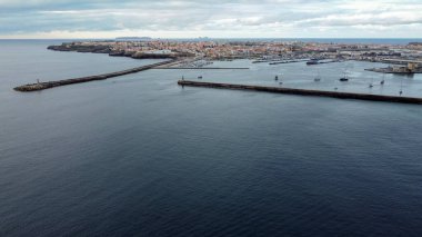 Peniche ve Peniche Limanı 'nın hava fotoğrafı