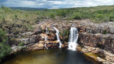 Brezilya 'nın Goias eyaletinde yer alan Chapada dos Veadeiros Ulusal Parkı' ndaki Rio dos Couros nehri.