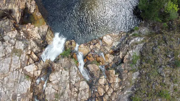 Brezilya 'nın Goias eyaletinde yer alan Chapada dos Veadeiros Ulusal Parkı' ndaki Rio dos Couros nehri.