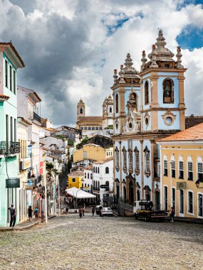 Brezilya 'da Salvador de Bahia. Ladeira, Igreja Nossa do Rosario dos Pretos ile Pelourinho 'yu yapar.