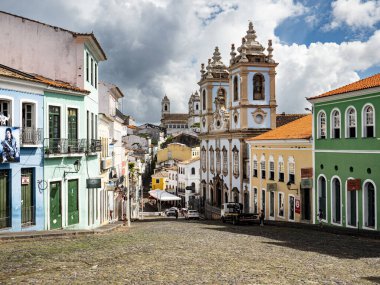 Brezilya 'da Salvador de Bahia. Ladeira, Igreja Nossa do Rosario dos Pretos ile Pelourinho 'yu yapar.