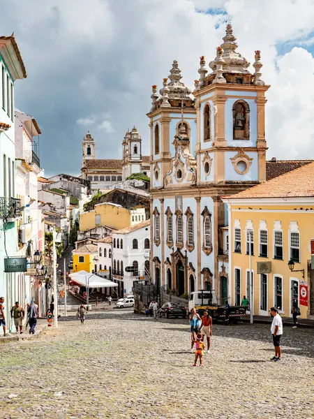 Brezilya 'da Salvador de Bahia. Ladeira, Igreja Nossa do Rosario dos Pretos ile Pelourinho 'yu yapar.