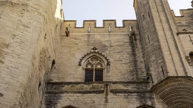 Avignon, Fransa 'daki Palais des Papes' in Gotik stil tasarımının mimari özelliği