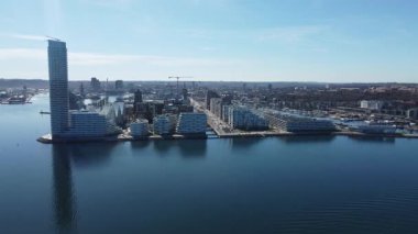 Aarhus oe deniz feneri ve Aarhus liman girişi ile birlikte..