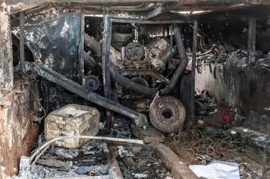 Kyiv 'deki Mykhailivska Meydanı' nda sergilenen imha edilmiş bir Rus askeri aracının içi. Kalıntılar, 2022 yılında Ukrayna 'nın işgali sonrasında meydana gelen hasarı ve yıkımı gözler önüne seriyor.