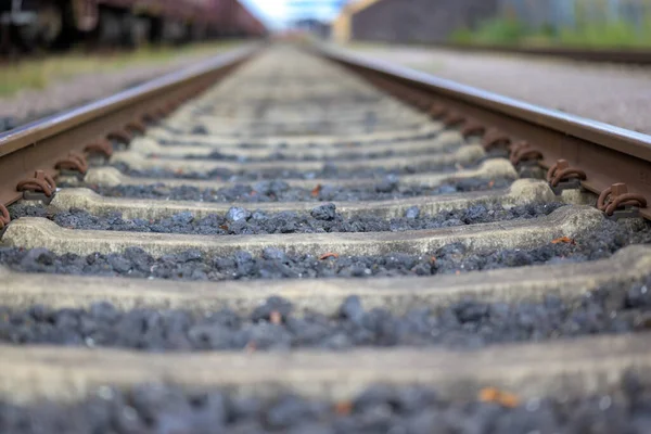 Leere Bahngleise Tiefflug Mit Blauem Himmel Hintergrund Einem Verkehrskonzept — Stockfoto