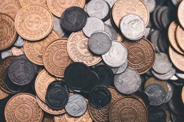 Tasarruf Sikkeleri Yatırım ve İlgi Konsepti, Bitcoins yeni sanal para kredi yatırımı, gayrimenkul, mortgage, ESG, finansal tasarruf