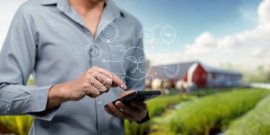 Akıllı Çiftlik UI hologram sistem kontrolü, bakım, büyüme bilgisini gösterme besin maddeleri, gübreler, su, ağaçların, bitkilerin ve sebzelerin zararlı böcekleri, tarımda teknoloji kullanın.