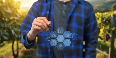 Akıllı Çiftlik UI hologram sistem kontrolü, bakım, büyüme bilgisini gösterme besin maddeleri, gübreler, su, ağaçların, bitkilerin ve sebzelerin zararlı böcekleri, tarımda teknoloji kullanın.