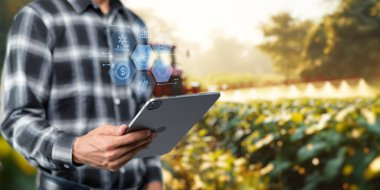 Akıllı Çiftlik UI hologram sistem kontrolü, bakım, büyüme bilgisini gösterme besin maddeleri, gübreler, su, ağaçların, bitkilerin ve sebzelerin zararlı böcekleri, tarımda teknoloji kullanın.