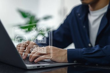 Gelişmiş veri analizi ve yönetim teknolojileri yoluyla akıllı tarım sistemlerinin tarıma entegrasyonunu, verimliliği ve verimliliği artırmayı araştırın.