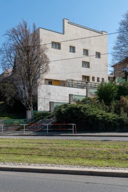 Villa Mller, Çek Cumhuriyeti 'nin Prag şehrinde 1930' da inşa edilen modernist bir villa..