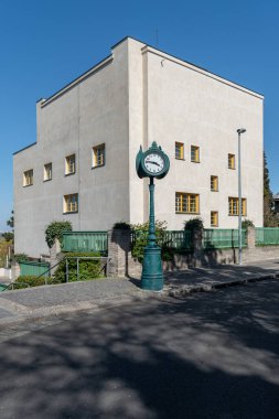 Villa Mller, Çek Cumhuriyeti 'nin Prag şehrinde 1930' da inşa edilen modernist bir villa..