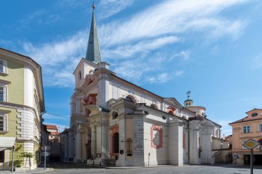 Kilise, aynı zamanda Tanrı 'nın tapınağı ya da tapınağı, Hristiyanlara ibadet ve ibadet için hizmet veren kutsal bir binadır.