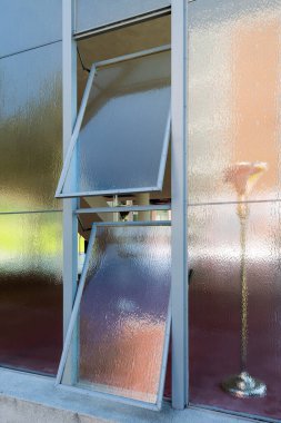 Tomas Bata Memorial, Çek Cumhuriyeti 'nin Zln şehrinde 1933 yılında inşa edilen işlevsel bir binadır. Anıt Çek mimar Frantiek Lydie Gahura tarafından tasarlanmıştır. Tomas Bata Anıtı, Frantiek Lydie Gahura 'nın en etkileyici mimari eseridir.