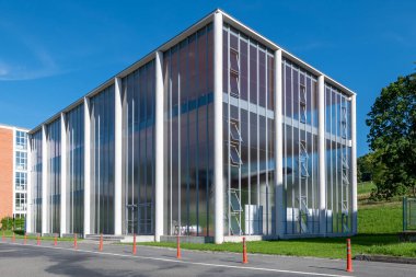 Tomas Bata Memorial, Çek Cumhuriyeti 'nin Zln şehrinde 1933 yılında inşa edilen işlevsel bir binadır. Anıt Çek mimar Frantiek Lydie Gahura tarafından tasarlanmıştır. Tomas Bata Anıtı, Frantiek Lydie Gahura 'nın en etkileyici mimari eseridir.