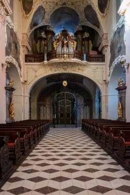 Prag-Strahov 'daki Bakire Meryem Bazilikası (İngilizce: 