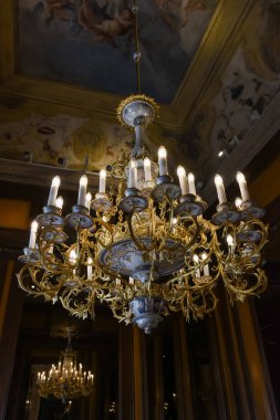 Prag 'ın Eski Kasabası' ndaki önemli bir barok saray binası. Sözde kraliyet yolunda önemli bir merkez konumda yer alıyor. Sarayın şu anki formu 1711-1715 yılları arasındadır..