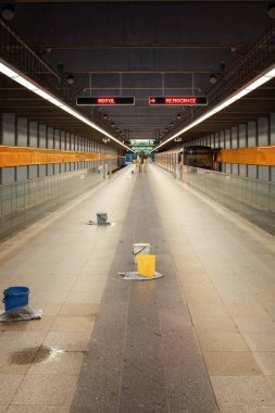 Prag metrosunun A hattının son durağı, Stranice 'in varoşlarında.. 