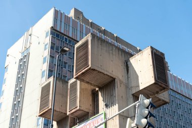 Pankrc 'taki yüksek katlı idari bina. Bina İçişleri Bakanlığı 'na ev sahipliği yapıyor.. 