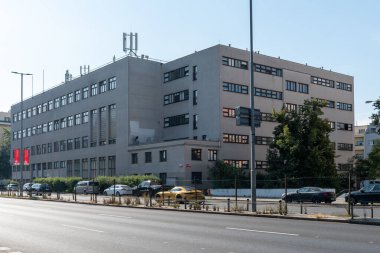 Bina, Prag 'daki Çekoslovak Cumhuriyeti' nde ortaokul bakımı derneği tarafından inşa edildi. Güçlendirilmiş beton işlevci bir bina..