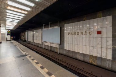 Birinci bölümdeki Prag Metro 'nun C hattında bir istasyon. Pankracka planlama bölgesindeki Prazskeho povstani ve Budejovicka istasyonları arasındaki C istasyonu. 9 Mayıs 1974 'te ilk açılanlardan biriydi..