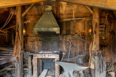 Place where scenes for the legendary film trilogies Lord of the Rings and The Hobbit were filmed. After filming, the entire place was left to a local farming family, who run exhibition for tourists.