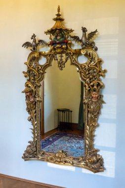 Şu anda bina, Çek Cumhuriyeti Başbakanı 'nın temsilcisi olarak hizmet vermektedir. Loretnsk Caddesi 'ndeki saray kompleksi. 