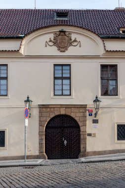 Şu anda bina, Çek Cumhuriyeti Başbakanı 'nın temsilcisi olarak hizmet vermektedir. Loretnsk Caddesi 'ndeki saray kompleksi. 
