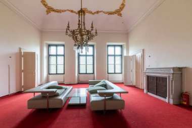 Veleslavin Şatosu, Prag 'ın Veleslavn bölgesinde yer alan bir Barok binasıdır. Kale kompleksi, bahçesi ve parkı olan 6 tuğladan oluşuyor..