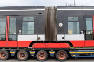 Skoda 15T ForCity Alfa, Prag Toplu Taşımacılık Şirketi için Skoda Transportation tarafından geliştirilen üç bölümden oluşan bir tramvay.