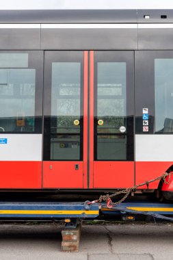 Skoda 15T ForCity Alfa, Prag Toplu Taşımacılık Şirketi için Skoda Transportation tarafından geliştirilen üç bölümden oluşan bir tramvay.