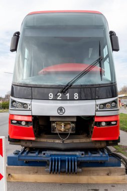 Skoda 15T ForCity Alfa, Prag Toplu Taşımacılık Şirketi için Skoda Transportation tarafından geliştirilen üç bölümden oluşan bir tramvay.
