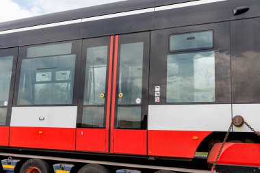 Skoda 15T ForCity Alfa, Prag Toplu Taşımacılık Şirketi için Skoda Transportation tarafından geliştirilen üç bölümden oluşan bir tramvay.