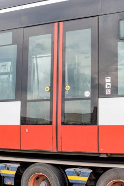 Skoda 15T ForCity Alfa, Prag Toplu Taşımacılık Şirketi için Skoda Transportation tarafından geliştirilen üç bölümden oluşan bir tramvay.