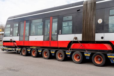 Skoda 15T ForCity Alfa, Prag Toplu Taşımacılık Şirketi için Skoda Transportation tarafından geliştirilen üç bölümden oluşan bir tramvay.