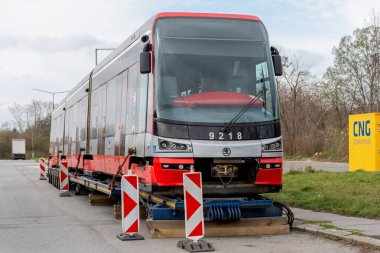 Skoda 15T ForCity Alfa, Prag Toplu Taşımacılık Şirketi için Skoda Transportation tarafından geliştirilen üç bölümden oluşan bir tramvay.