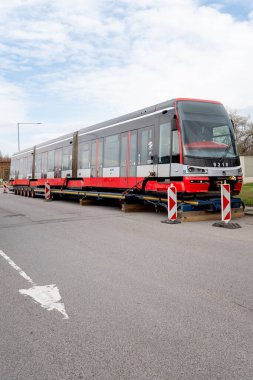 Skoda 15T ForCity Alfa, Prag Toplu Taşımacılık Şirketi için Skoda Transportation tarafından geliştirilen üç bölümden oluşan bir tramvay.